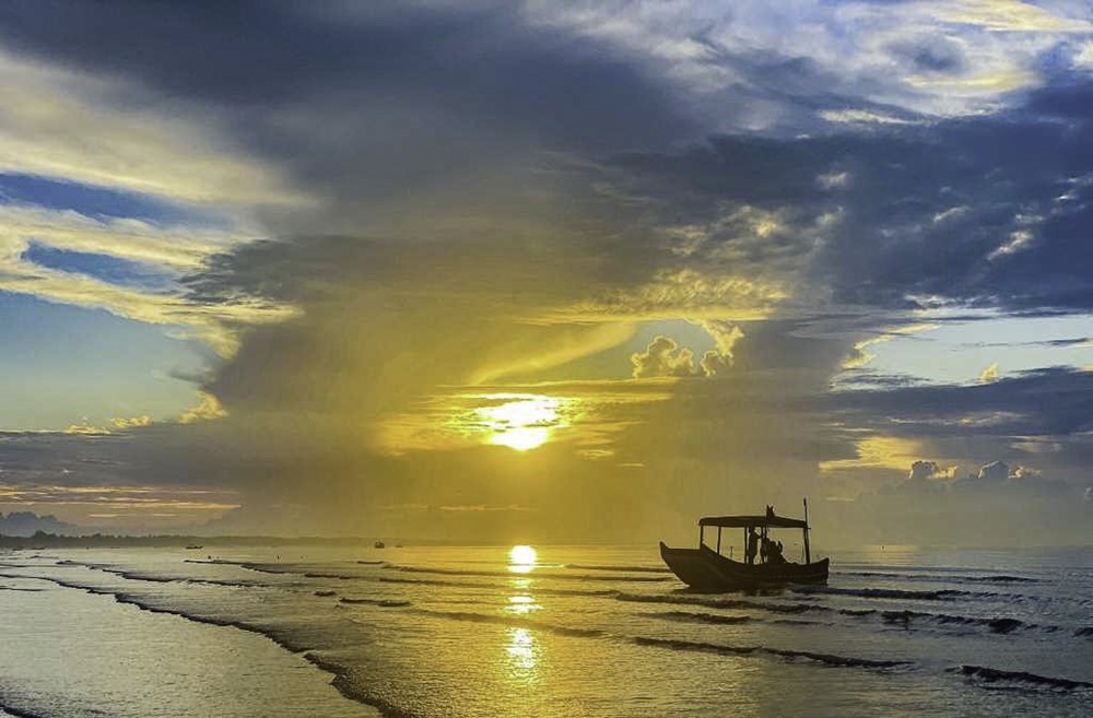 Bãi biển giữ kỷ lục dài nhất Việt Nam trải dài hơn 17km, nằm gần biên giới Việt - Trung - ảnh 2