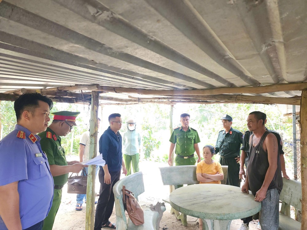 Khởi tố, bắt tạm giam 7 đối tượng lừa bán đất sân bay - ảnh 1