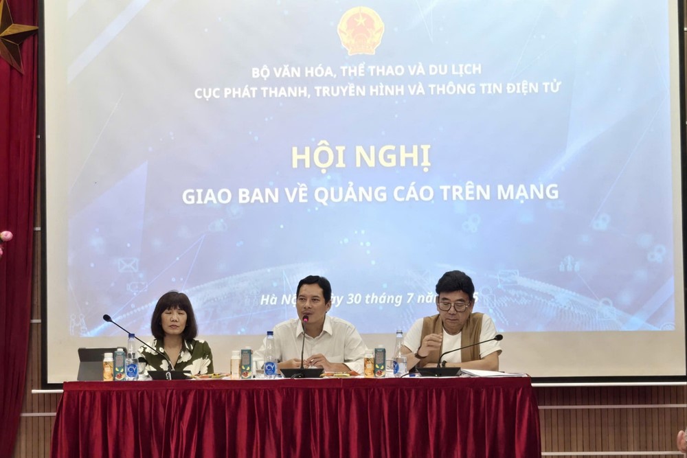 Cục trưởng Cục Phát thanh, Truyền hình và Thông tin điện tử: Buồn và tiếc cho Quang Linh Vlogs, Thùy Tiên - ảnh 1