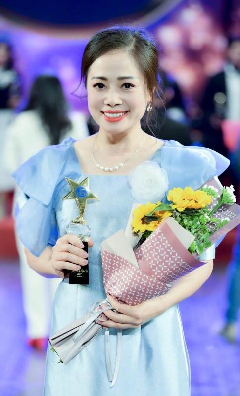 Danh tính nữ diễn viên vào vai Bí thư xã trong phim 'giờ vàng' VTV: Là Thiếu tá Công an, có 22 năm trong ngành - ảnh 3