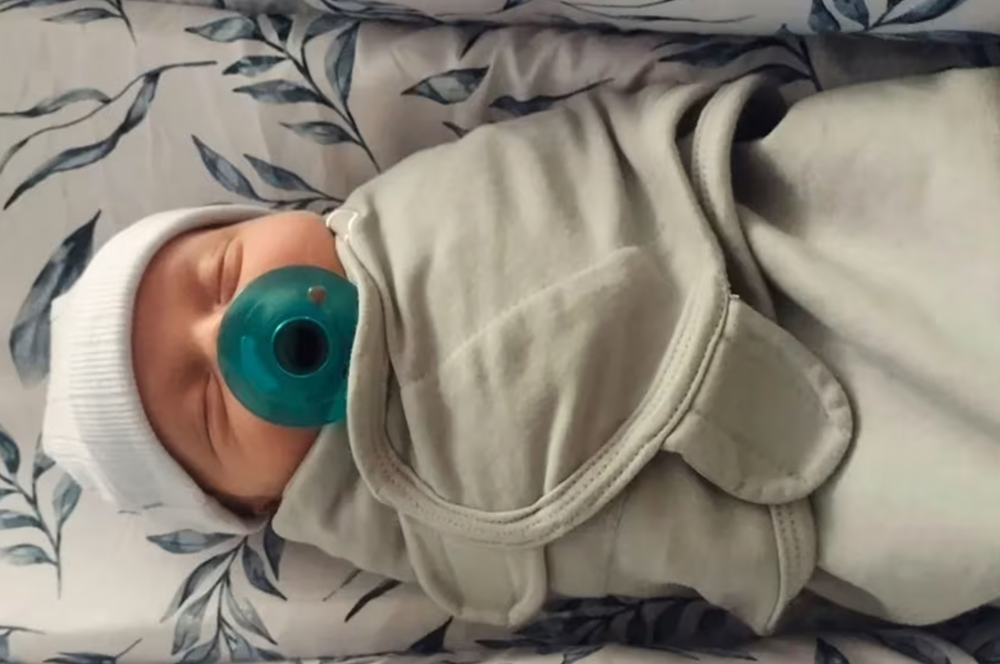 'Em bé già nhất thế giới' chào đời từ phôi thai đã được trữ đông hơn 30 năm - ảnh 1