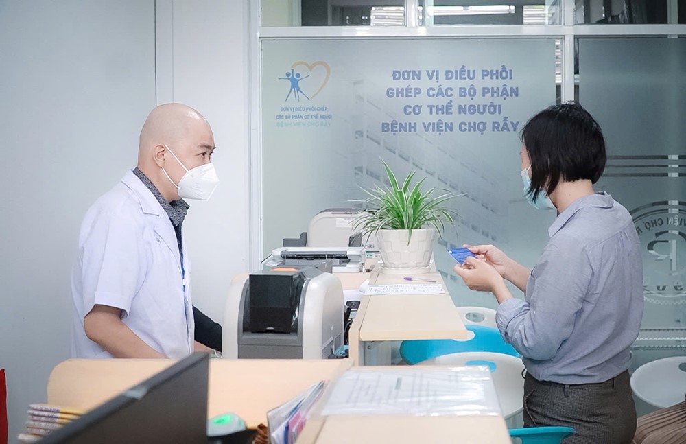 Bệnh viện Chợ Rẫy cảnh báo khẩn toàn bộ người khám chữa bệnh - ảnh 1