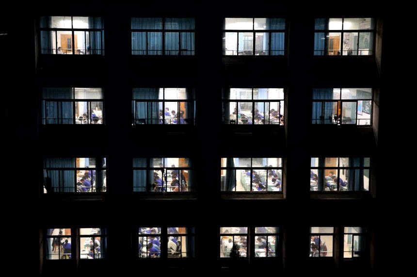 Nền kinh tế thứ 2 thế giới lung lay: Người trẻ không chịu sinh con, chính phủ nỗ lực giải cứu trong vô vọng  - ảnh 4