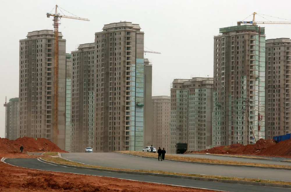 Cùng đối mặt 'quả bom nợ công': Trung Quốc tìm cách tháo ngòi, Mỹ tiếp tục châm lửa? - ảnh 1