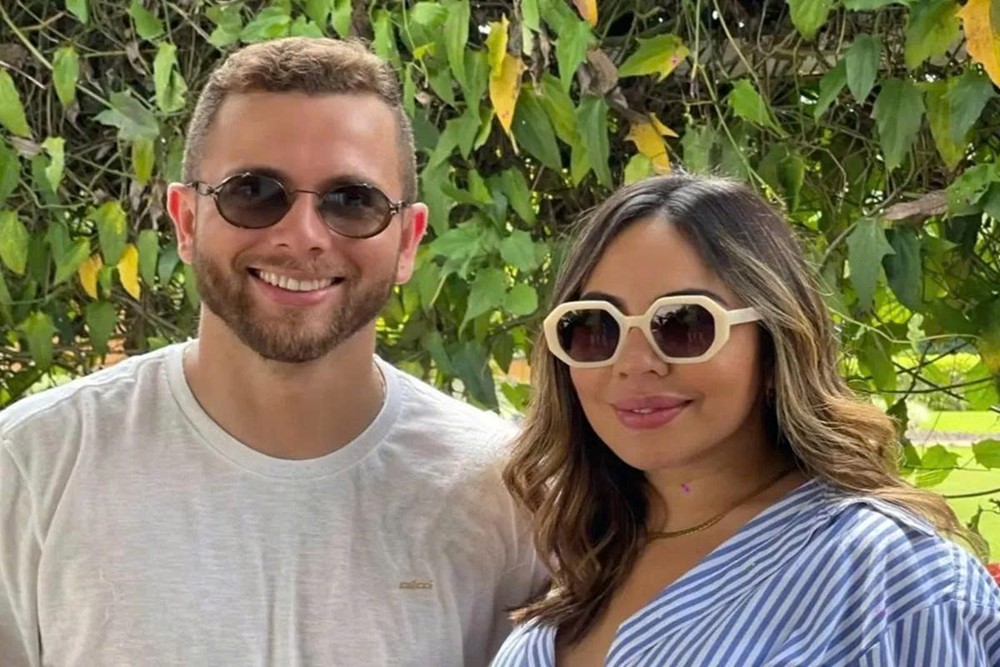 Khám xét chiếc xe ô tô dừng đèn đỏ, tịch thu 100 thỏi vàng nguyên khối trị giá gần 300 tỷ đồng  - ảnh 2