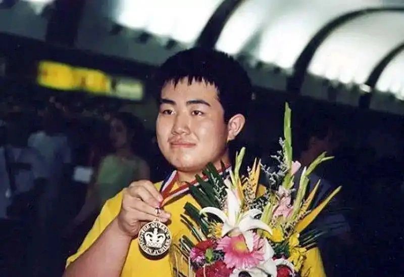 'Thần đồng' Toán học 40 lần đứng đầu cuộc thi, 2 lần liên tiếp giành HCV Olympic Toán quốc tế - ảnh 1