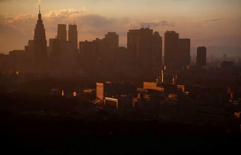 Quốc gia châu Á thách thức thuế đối ứng, bất ngờ tăng trưởng gấp đôi dự báo - ảnh 1