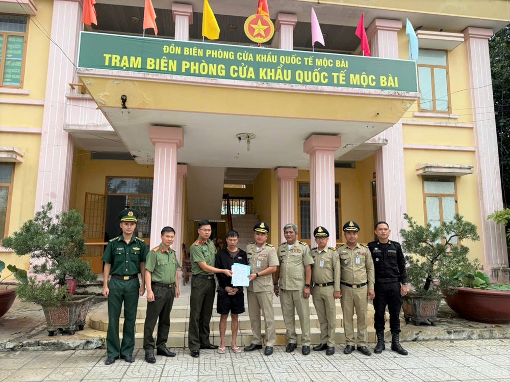 Bắt giữ 'quản lý cấp cao' của đường dây lừa đảo 13.543 người, chiếm đoạt gần 1.000 tỷ đồng - ảnh 1