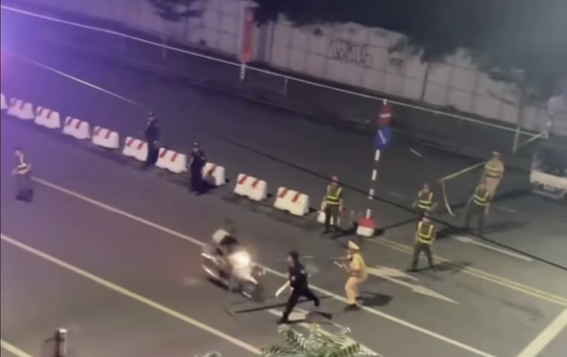 Bộ Công an chỉ đạo khẩn về vụ việc đối tượng lao xe vào Cảnh sát cơ động - ảnh 1