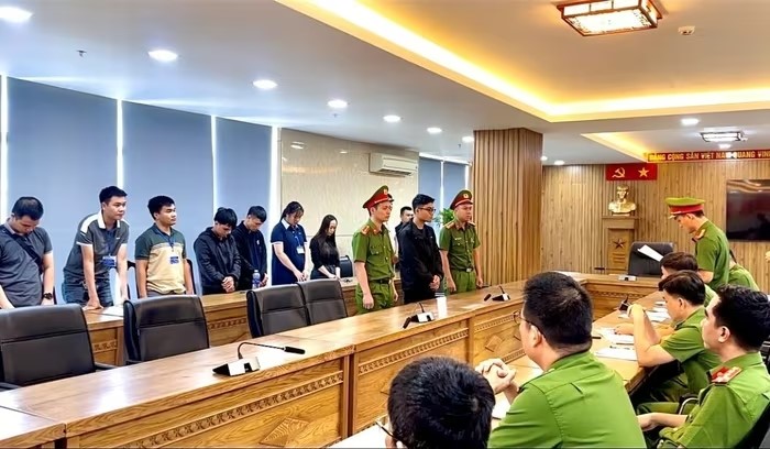 Khởi tố thêm 20 bị can trong đường dây rửa tiền xuyên quốc gia gần 30.000 tỷ đồng, hàng loạt nhân viên ngân hàng ‘sa lưới’ - ảnh 2