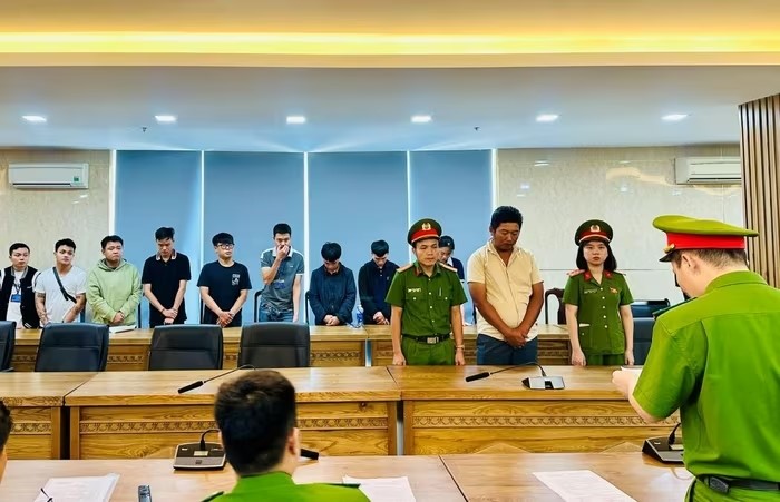 Khởi tố thêm 20 bị can trong đường dây rửa tiền xuyên quốc gia gần 30.000 tỷ đồng, hàng loạt nhân viên ngân hàng ‘sa lưới’ - ảnh 1