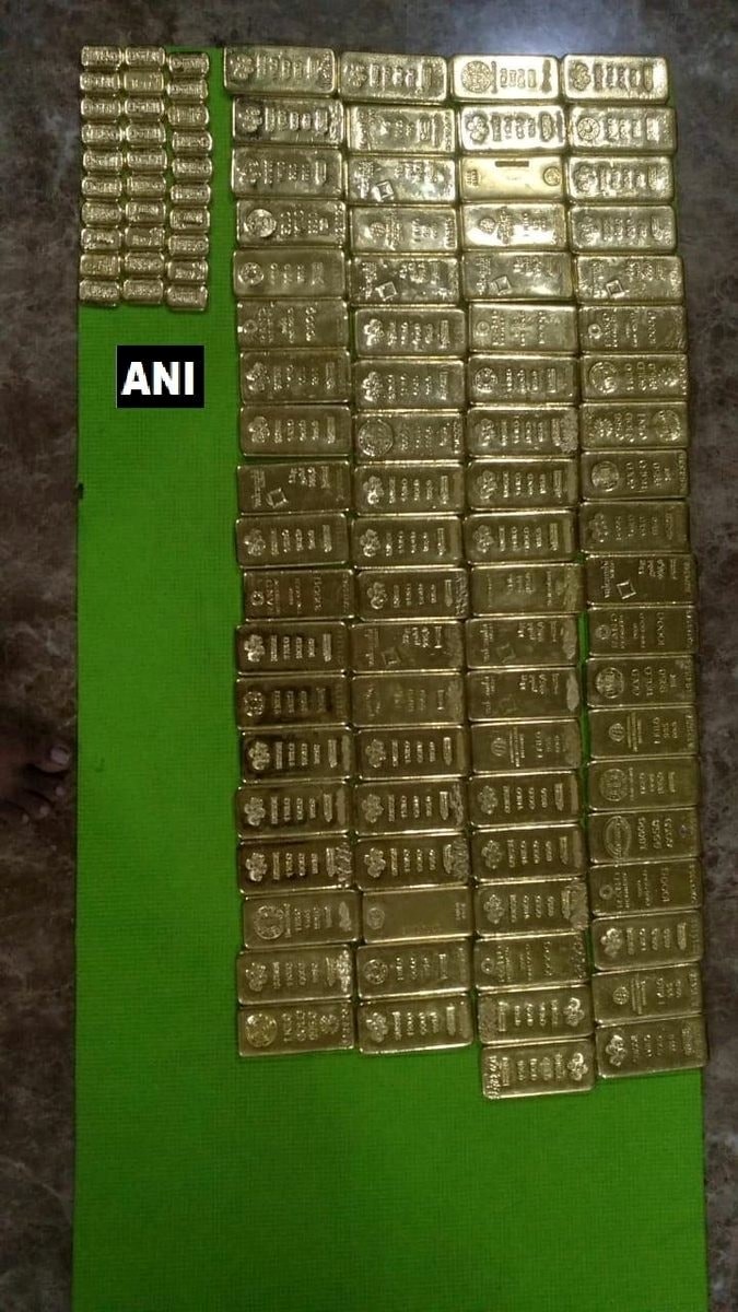 Thu giữ 100kg vàng và gần 500 tỷ đồng tiền mặt tại một tập đoàn xây dựng - ảnh 2