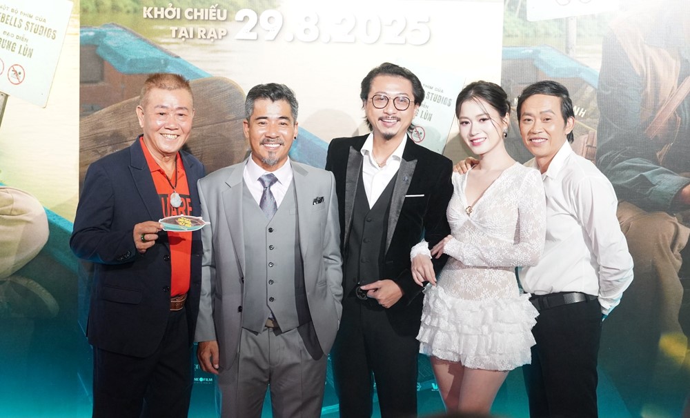 NSƯT Hoài Linh bất ngờ xuất hiện với diện mạo khác lạ - ảnh 4