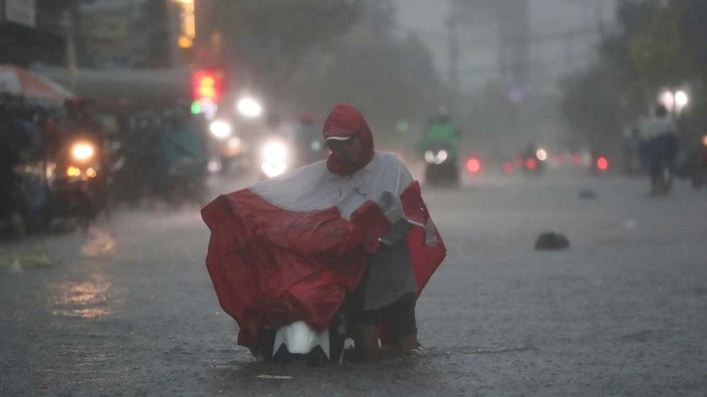 Hà Nội dự báo tiếp tục mưa trong ngày sơ duyệt Lễ diễu binh, diễu hành A80 - ảnh 2