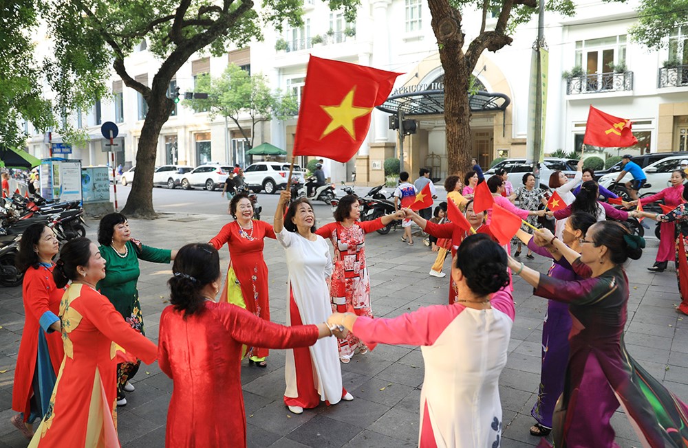 Cách liên kết tài khoản ngân hàng với VNeID để nhận 100.000 đồng từ Chính phủ nhân dịp Quốc khánh 2/9 - ảnh 1