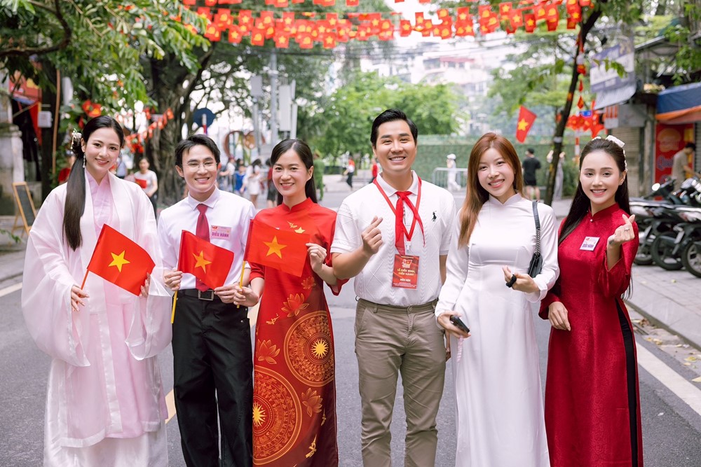 Ca sĩ Tùng Dương, Mỹ Tâm nhận nhiệm vụ quan trọng - ảnh 1