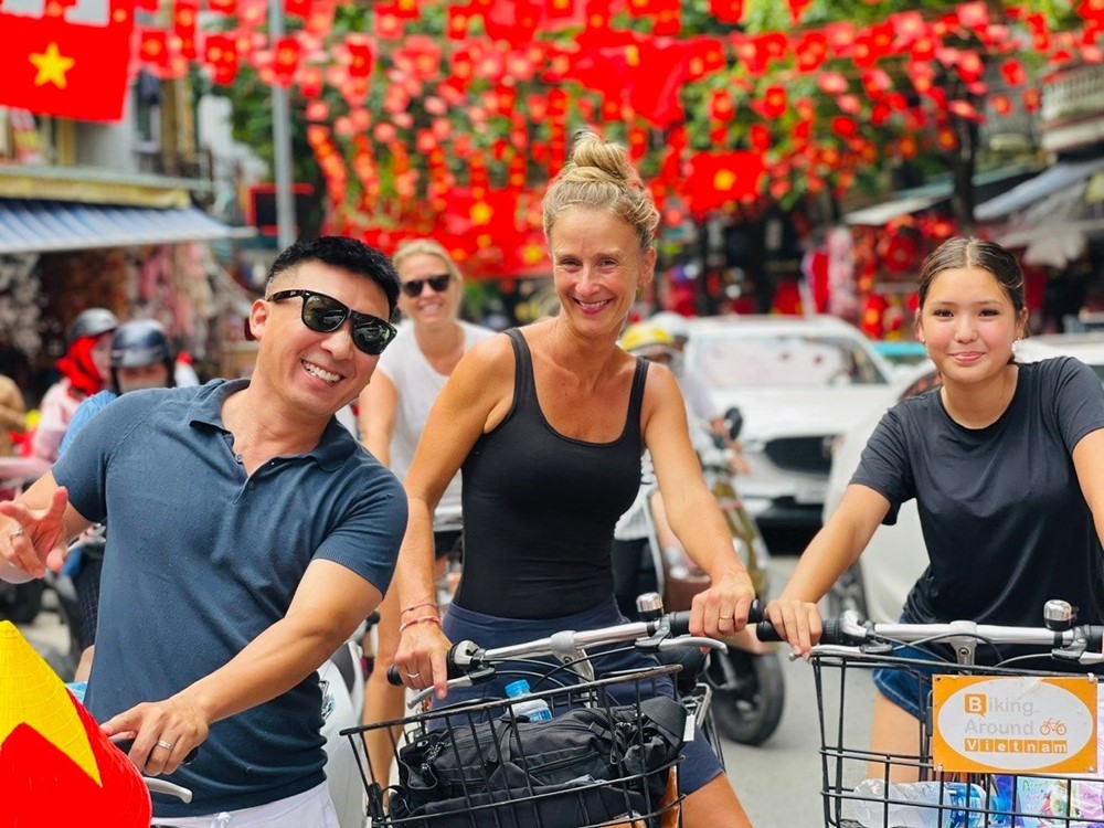 Hà Nội đón hơn 2 triệu khách, thu khoảng 4,5 nghìn tỷ đồng - ảnh 1