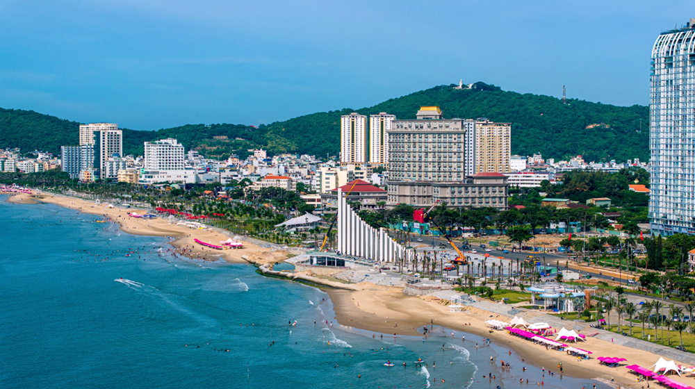 Huy động công nhân xây 143 trụ tháp ở quảng trường 1.100 tỷ, lập kỷ lục thần tốc trong 75 ngày - ảnh 1