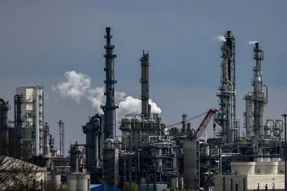 Cú sốc mới tại châu Âu: Bị cả Mỹ và Nga giáng đòn, trụ cột kinh tế EU khủng hoảng chưa từng có - ảnh 1