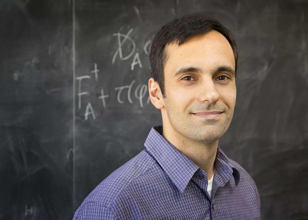 'Thần đồng' Toán học duy nhất 3 lần đạt điểm tuyệt đối 42/42 tại Olympic Toán học quốc tế - ảnh 1