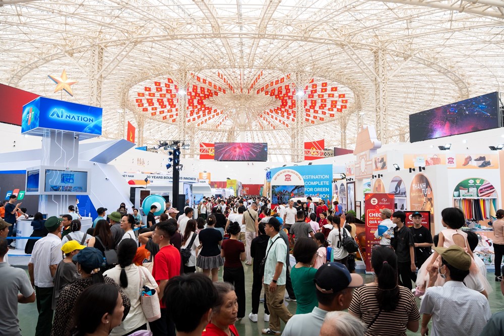 Huy động hơn 1.000 nhân công hoàn thành công trình hàng đầu Việt Nam trong hơn 10 tháng, lập kỷ lục có mái vòm thép lớn nhất hành tinh, bằng 14 lần sân bóng FIFA - ảnh 4