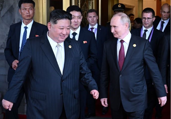 Ông Kim Jong Un hứa gì với ông Putin khi hai nhà lãnh đạo gặp nhau ở Bắc Kinh? - ảnh 1