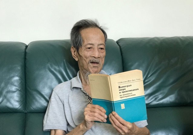 'Người khai sinh' hệ chuyên Toán, là người Việt đầu tiên có bài được lựa chọn đưa vào đề thi IMO chính thức - ảnh 1