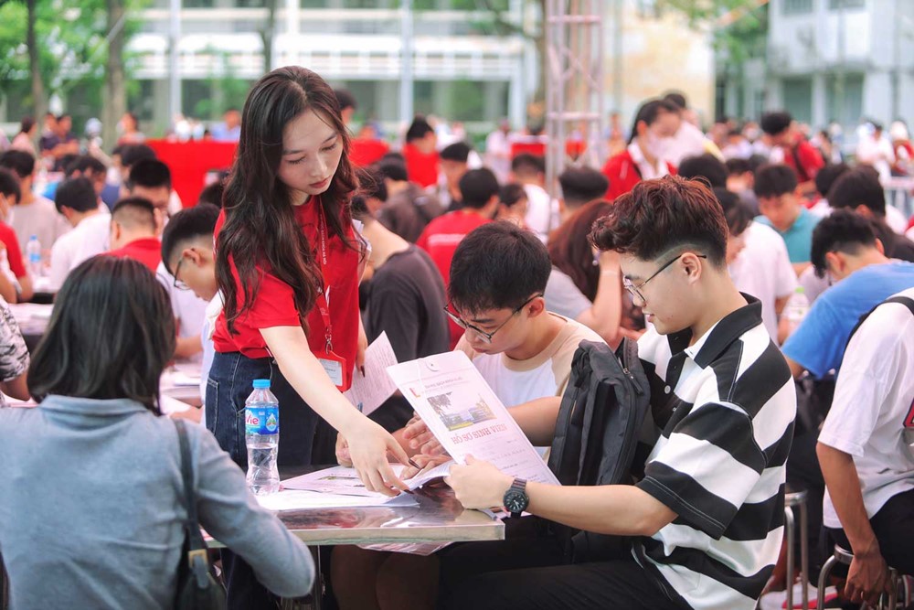 Các trường đại học đồng loạt phát thông báo quan trọng ảnh hưởng đến hàng triệu sinh viên mới nhập học - ảnh 1