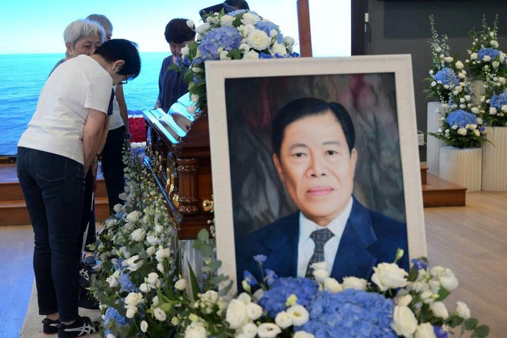 'Ông trùm' ngành sơn qua đời, 6 người cháu thành tỷ phú USD chỉ sau một đêm - ảnh 1