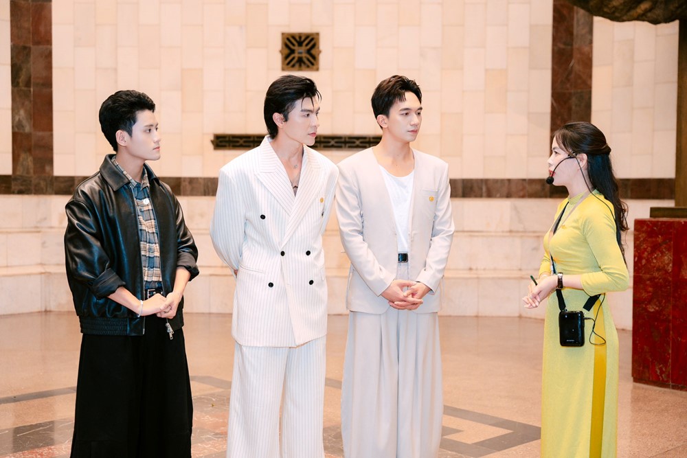 3 diễn viên trong phim ‘Mưa đỏ’ nhận Huy hiệu Bác Hồ - ảnh 2