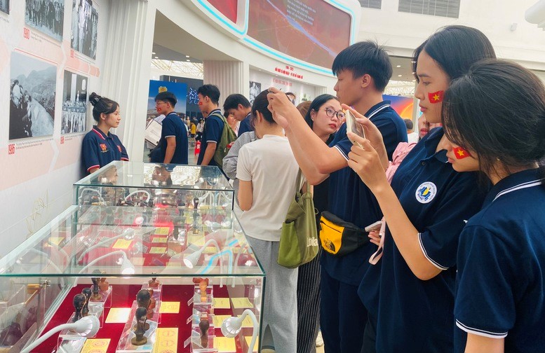 Triển lãm Thành tựu đất nước 80 năm đón 10 triệu lượt khách, lập kỷ lục 'vô tiền khoáng hậu' - ảnh 2