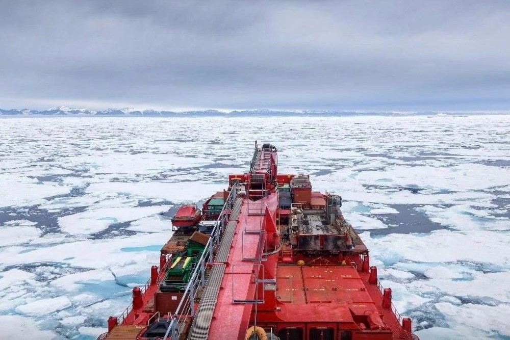 Trung Quốc dùng tàu phá băng khởi động ‘đường tắt’ xuyên Bắc Cực, rút ngắn 40% thời gian sang châu Âu - ảnh 1