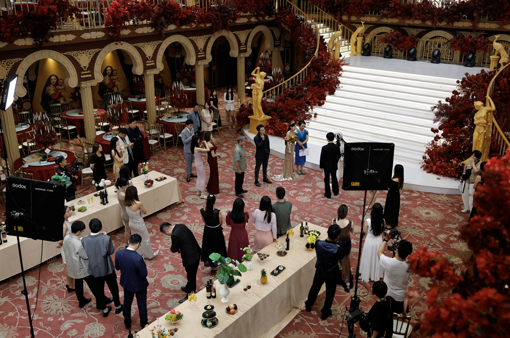 ‘Tổng tài’ và ‘tiểu thư trùng sinh’ hồi sinh bất động sản bỏ hoang ở Trung Quốc - ảnh 1