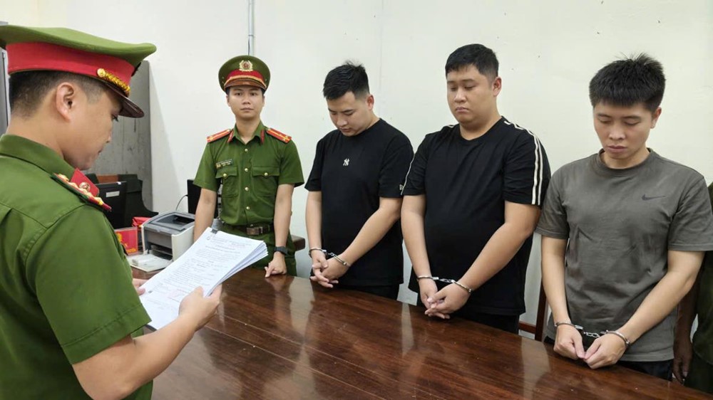 Bắt và khởi tố Phạm Tiến Dũng sinh năm 1999, thu giữ xe hơi, nhiều thiết bị điện tử, phong tỏa hàng tỷ đồng - ảnh 1