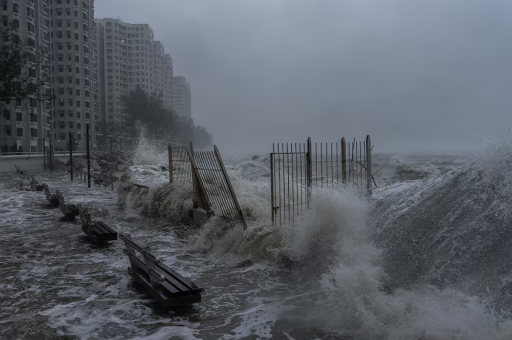 Siêu bão Ragasa làm vỡ hồ chắn chứa lượng nước tương đương 36.000 bể bơi tiêu chuẩn Olympic, hơn 100 người mất tích - ảnh 1