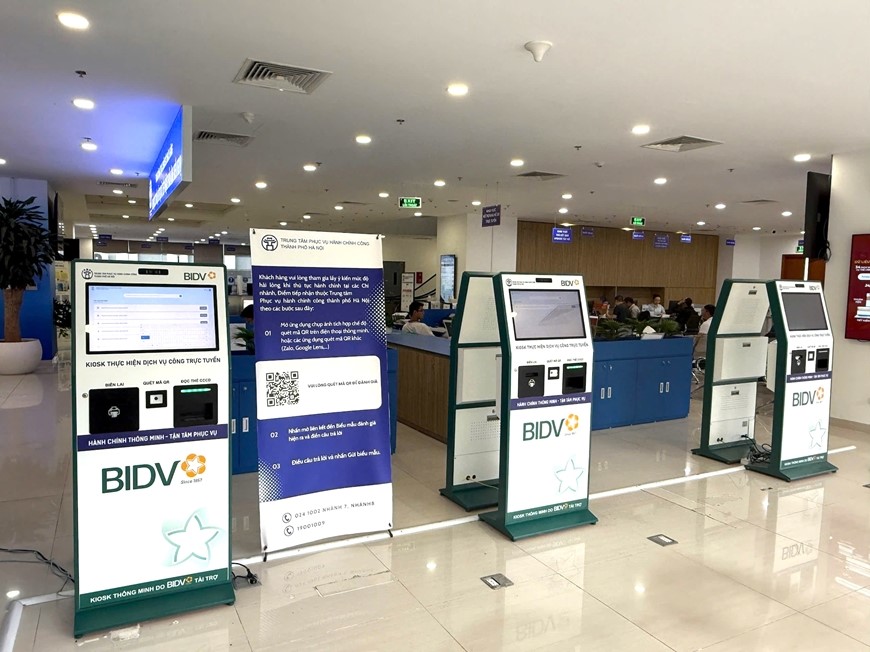 Hà Nội cải tạo xe buýt cũ thành ‘văn phòng lưu động’ giải quyết thủ tục hành chính - ảnh 2