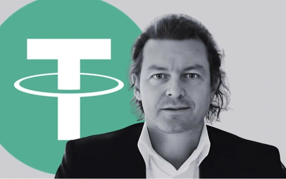 Ông trùm stablecoin sắp vượt Warren Buffett để trở thành người giàu thứ 5 thế giới - ảnh 1