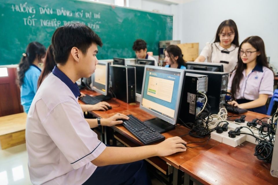 Từ năm 2026, kỳ thi tốt nghiệp THPT có 5 điểm mới - ảnh 2