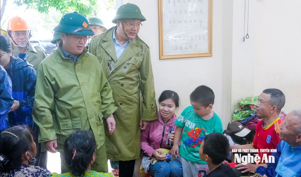 Hơn 2,6 triệu học sinh nghỉ học, người dân được sơ tán gấp trước khi bão Bualoi đổ bộ - ảnh 3