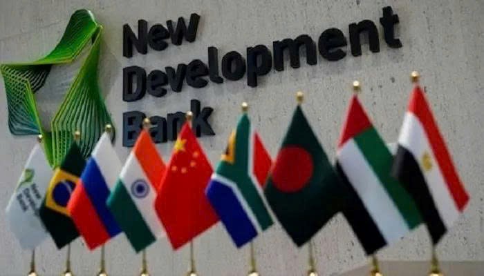 Lần đầu tiên trong lịch sử: Ngân hàng BRICS sắp phát hành trái phiếu bằng đồng nội tệ, đánh dấu bước ngoặt phi USD hóa - ảnh 1