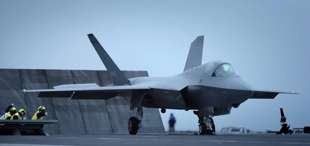 Trung Quốc tung ‘át chủ bài’ J-35: Tiêm kích nặng gần 30 tấn nhưng tàng hình chỉ bằng 1 con chim sẻ - ảnh 1