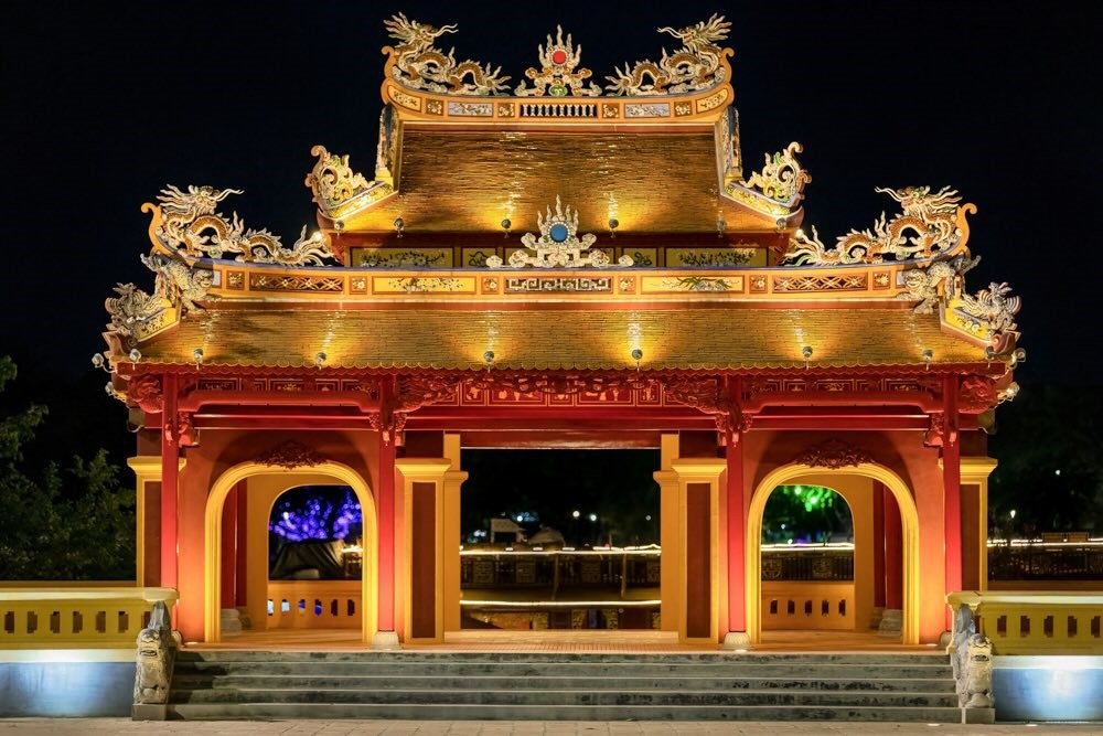 Công trình cổ trăm tuổi ở Huế xuất hiện trên tờ tiền 50.000 đồng là cầu truyền hình chung kết Olympia 2025 - ảnh 3