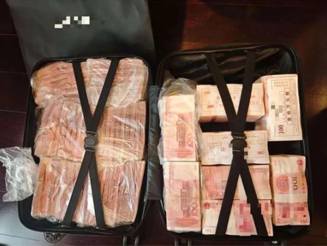 Bắt giữ cựu CEO nền tảng giao đồ ăn lớn, phát hiện khoản hối lộ hơn 148 tỷ đồng tiền mặt - ảnh 1