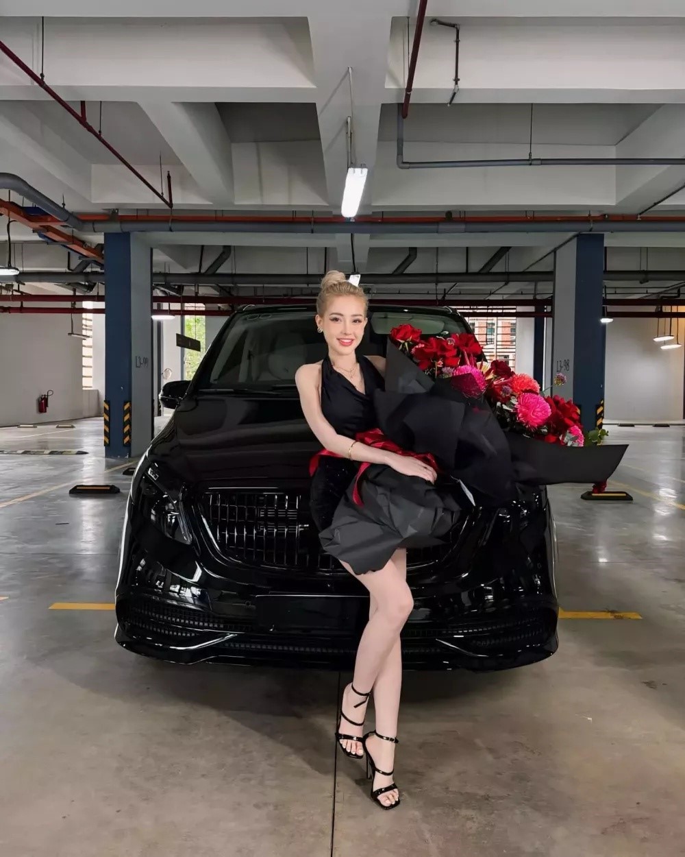 Tài sản của Ngân 98: Mua 9 miếng đất một lần, yêu cầu bạn trai kiếm 5 tỷ đồng/tháng mới cưới - ảnh 5