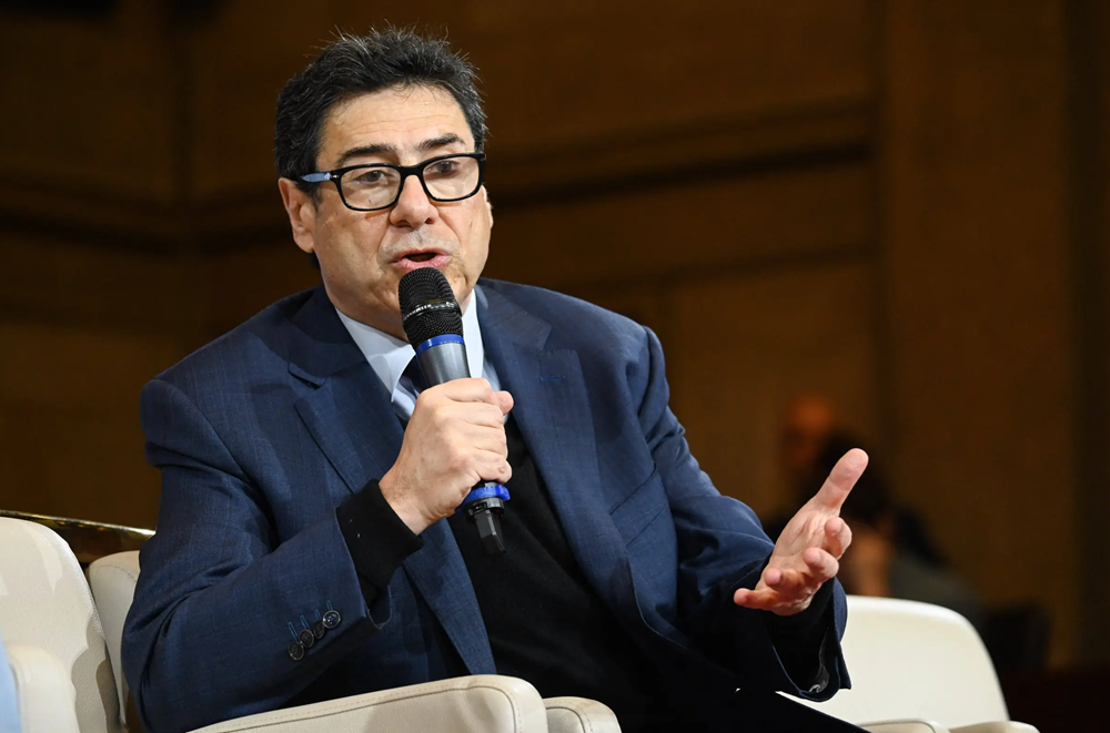 Giáo sư đoạt Nobel Kinh tế 2025 cảnh báo: Châu Âu đang tụt hậu nghiêm trọng, không chỉ so với Mỹ mà cả Trung Quốc - ảnh 1