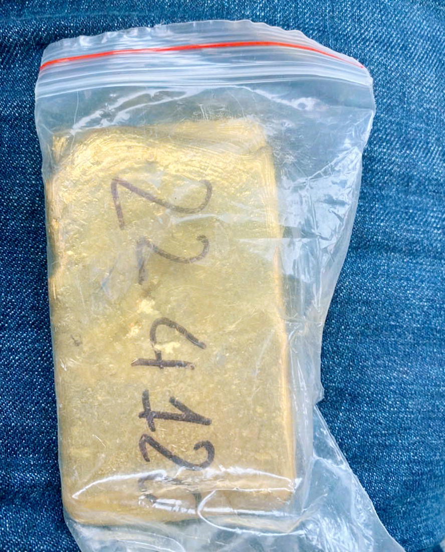 Triệt phá đường dây lừa đảo bán vàng giả liên tỉnh, thu giữ tang vật gần 9 tỷ đồng - ảnh 3