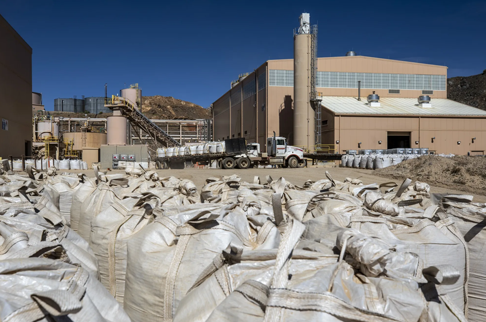 WSJ: Cú sốc đất hiếm có lợi cho ông Trump, Trung Quốc đã đi sai nước cờ? - ảnh 1