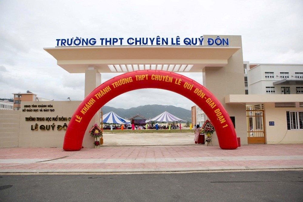 Ngôi trường miền Trung 2 lần đón cầu truyền hình Olympia: 'Lò đào tạo' nhân tài, mang tên nhà bác học lớn nhất Việt Nam thế kỷ XVIII - ảnh 2