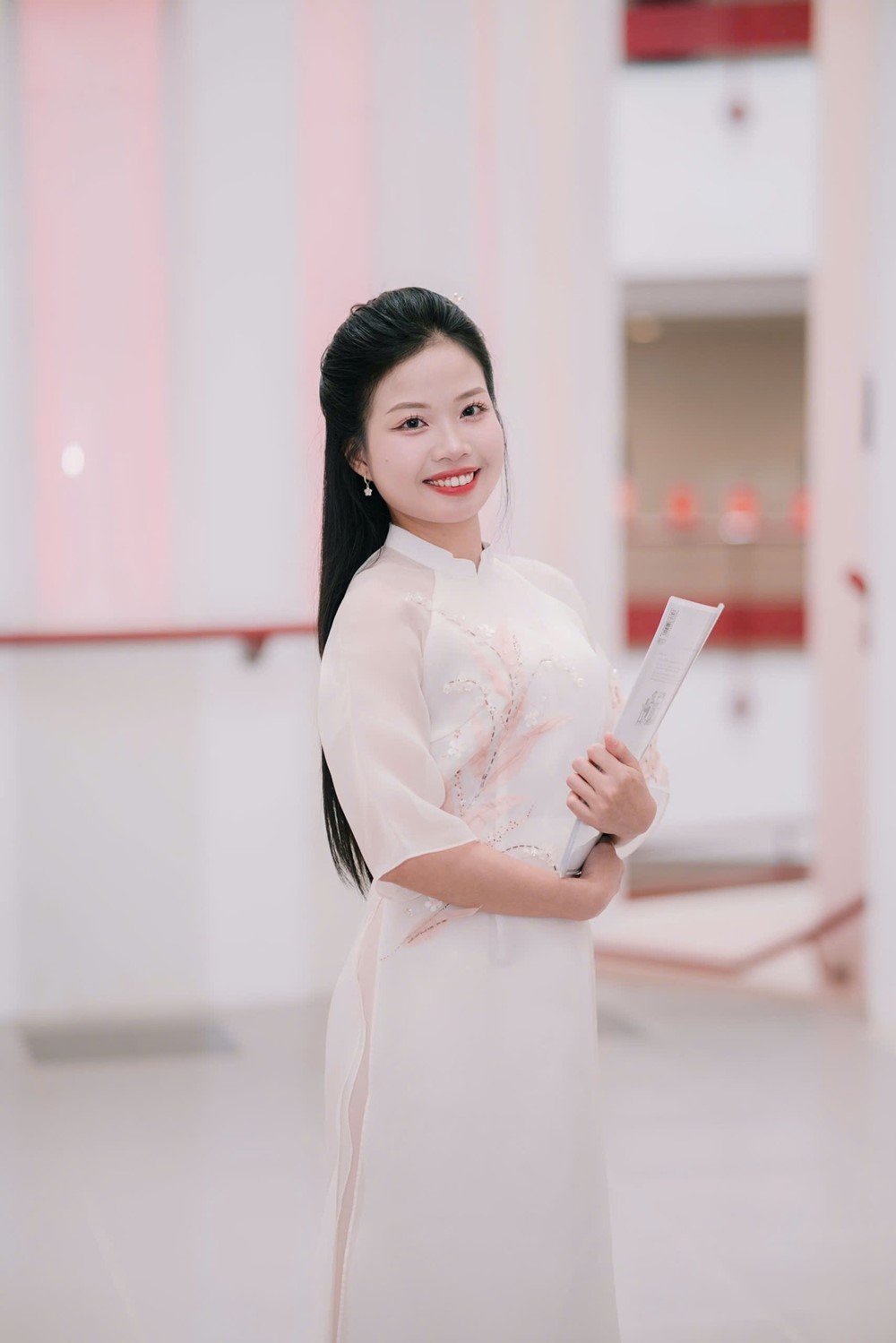 Tiến sĩ SN 2000 trẻ nhất Đại học Kinh tế Quốc dân: Thủ khoa xuất sắc Thủ đô, nhận học bổng từ quỹ của tỷ phú Phạm Nhật Vượng - ảnh 4