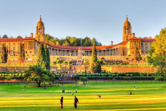 Quốc gia duy nhất có 3 thủ đô, sử dụng nhiều thứ tiếng nhất thế giới - ảnh 4